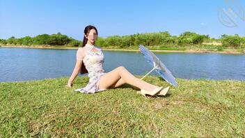 【海角原创】112休假和老姐到湿地公园玩，买的新衣服让我给她拍玉女风照片2